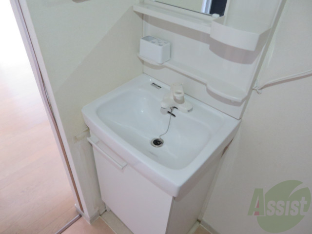 洗面設備　洗面台は独立しています。朝の身支度はこちらでどうぞ～