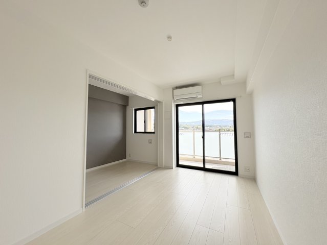 居室・リビング　参考写真になりますのでご承知おき下さい。