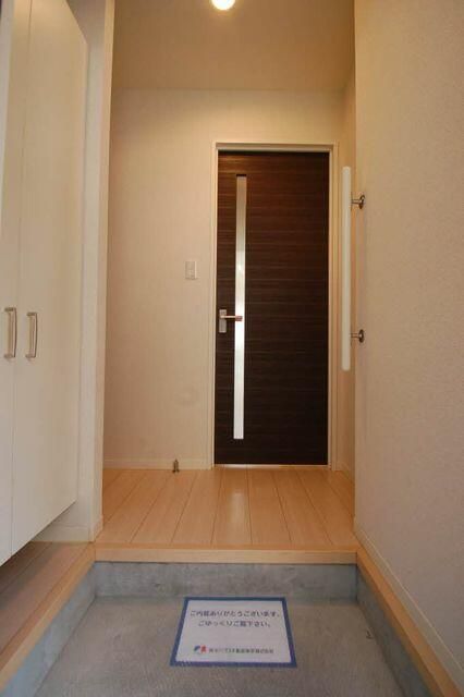 玄関　収納もある玄関です