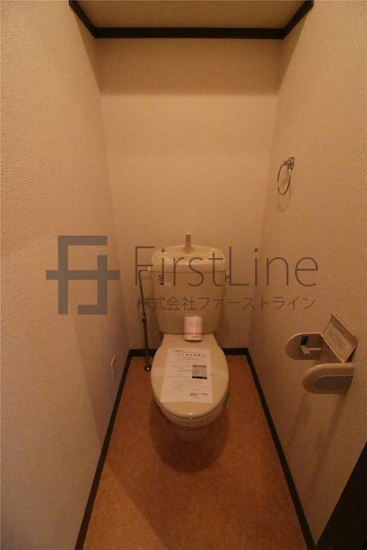 トイレ　別号室写真