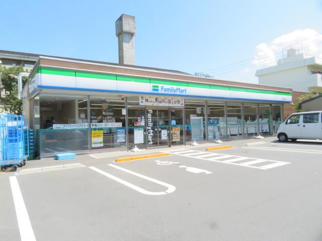 コンビニ　ファミリーマート（コンビニ）まで552m