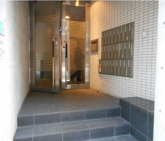 エントランス　名古屋で一番初期費用の安い賃貸専門の不動産会社です(^^)