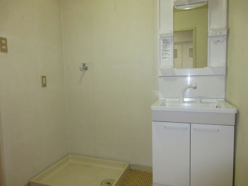 洗面設備　使いやすい洗面所です