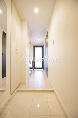 玄関　☆共用部分も素敵です☆