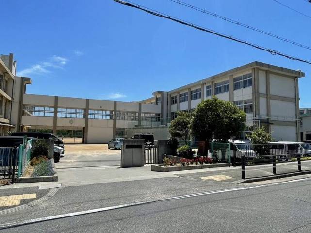 中学校　灘中学校（中学校）まで2441m