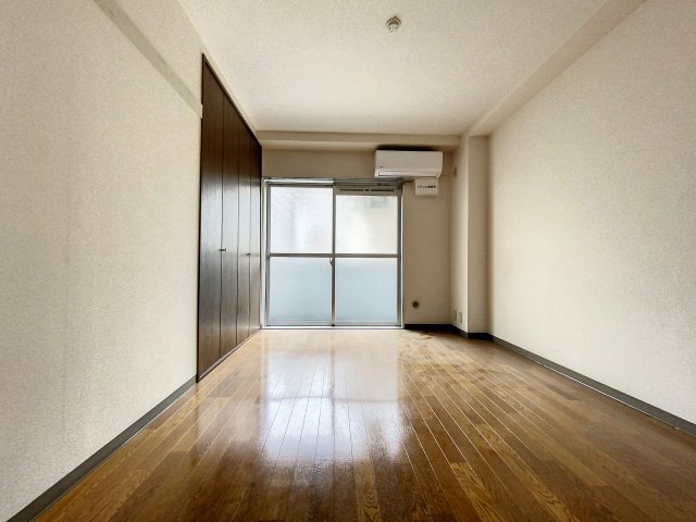 居室・リビング　※同建物ほかのお部屋の写真です。