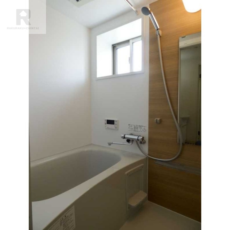 バス・シャワールーム　同物件別部屋写真