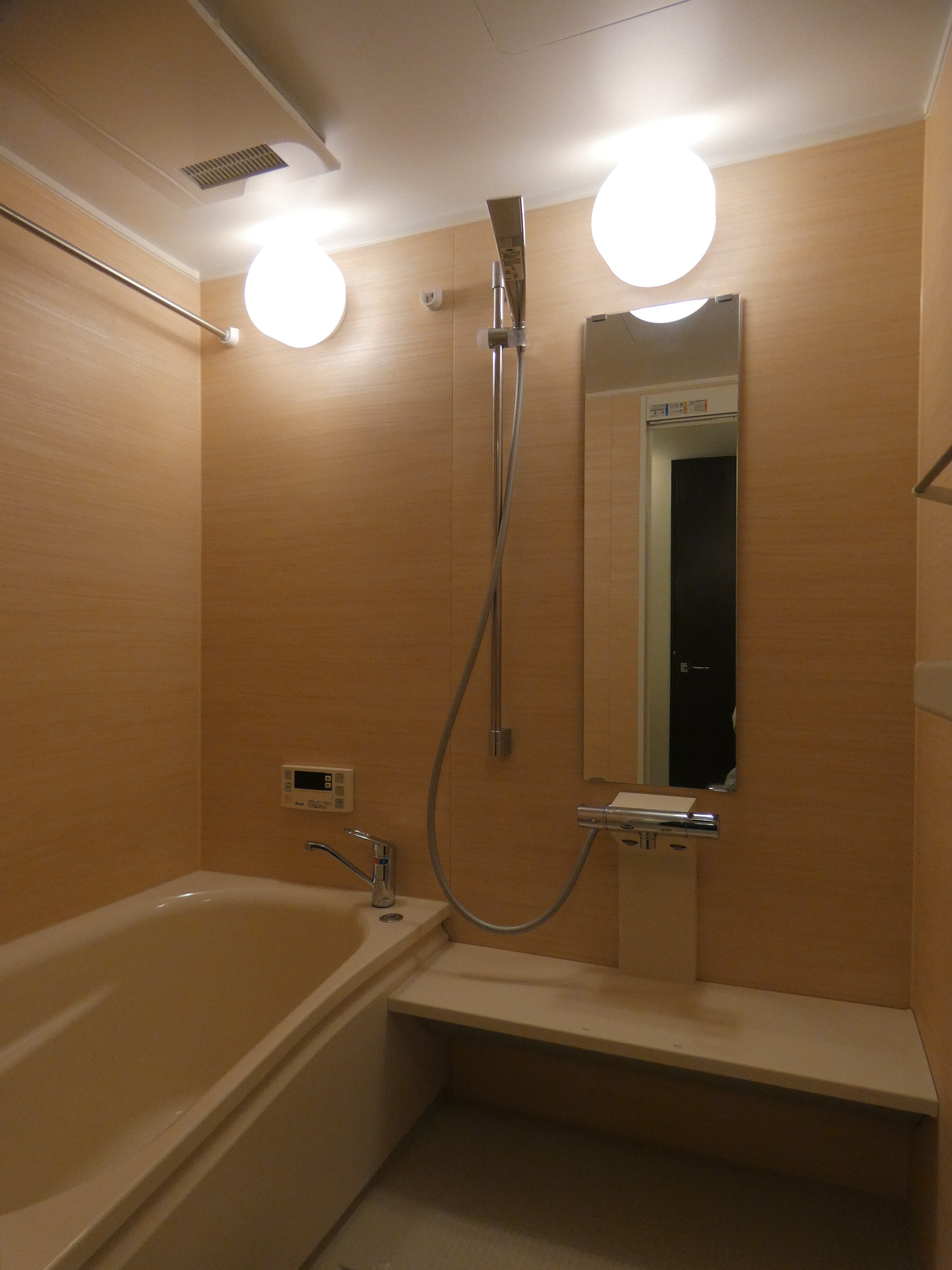 バス・シャワールーム　バス