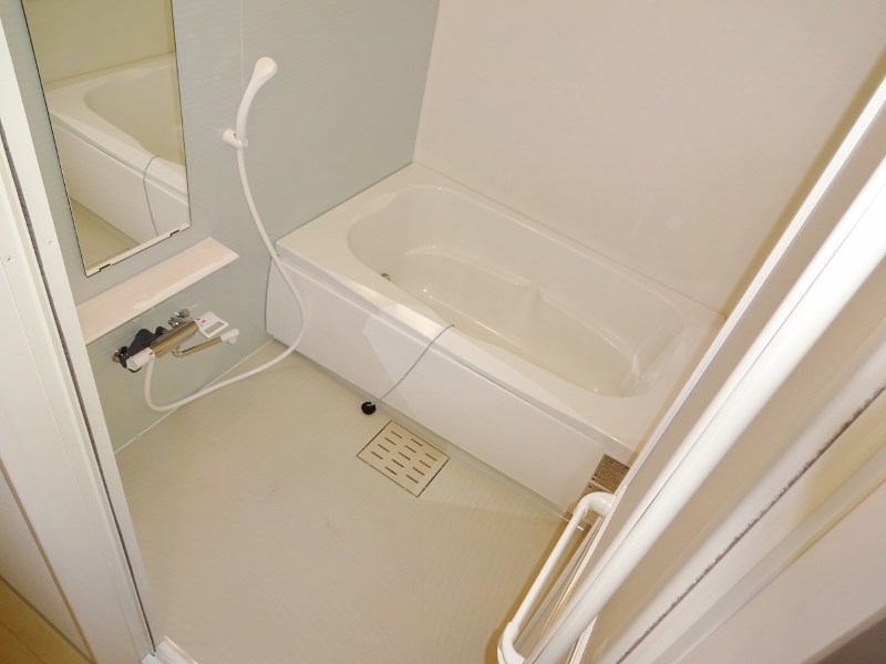 バス・シャワールーム　※写真は別部屋の物を使用しています