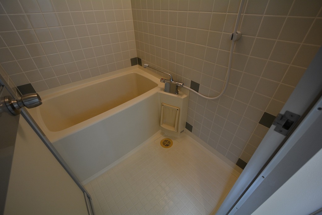 バス・シャワールーム　清潔感のある浴室です♪