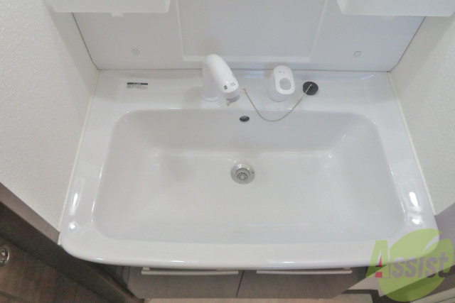 洗面設備　洗面所は横に広くて使い易そうですね