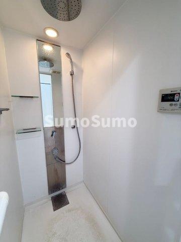 バス・シャワールーム　落ち着いた空間のシャワールームです