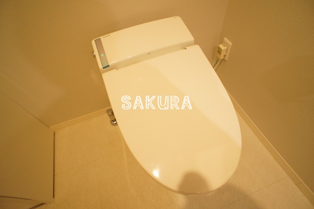 トイレ　嬉しい温水洗浄便座♪