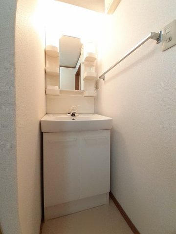 洗面設備　使いやすい洗面所です