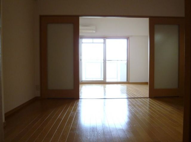 居室・リビング　南向きのお部屋です！