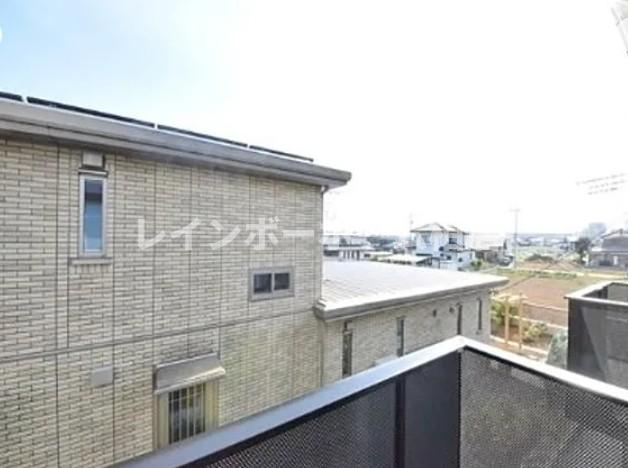 バルコニー　暖かな日差しのふりそそぐバルコニー