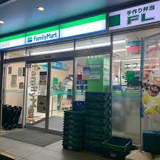 コンビニ　ファミリーマート 永田町店（コンビニ）まで112m