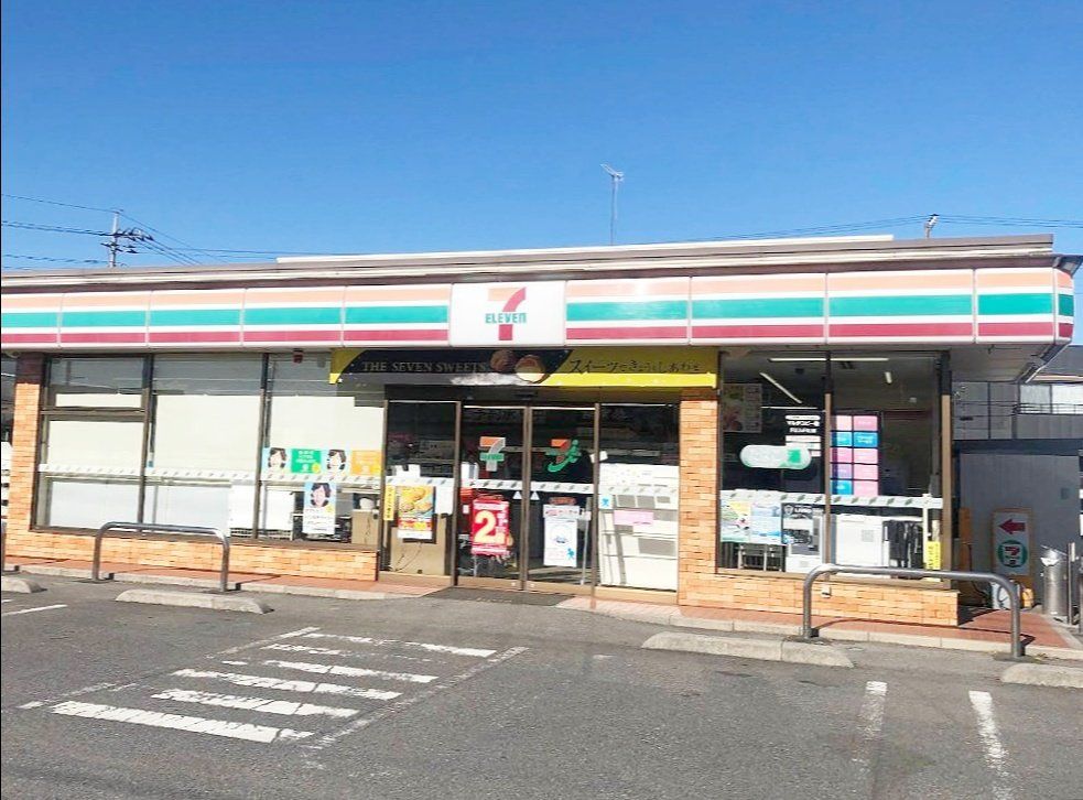 コンビニ　セブンイレブン新白岡駅西口店（コンビニ）まで310m