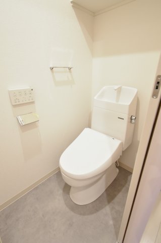 トイレ　清潔感があるトイレです。入るとホッとする、そんな空間。