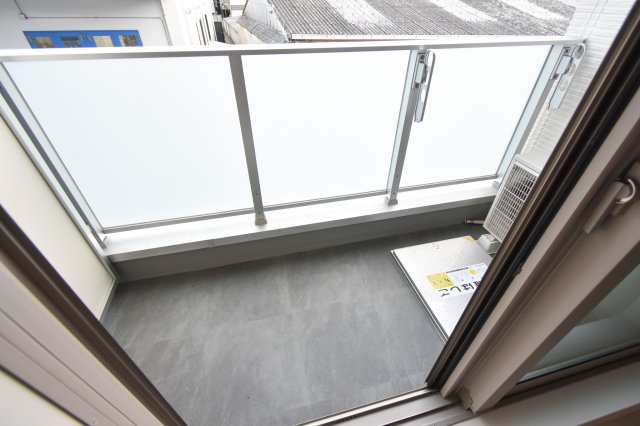 バルコニー　明るいバルコニーです