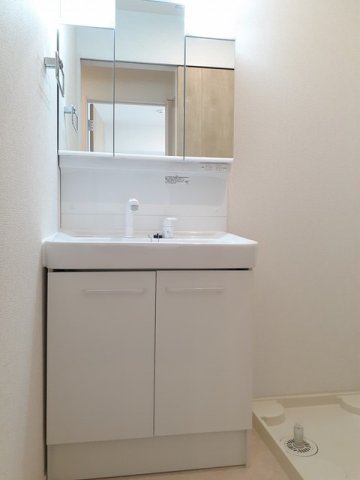 洗面設備　独立洗面化粧台付き