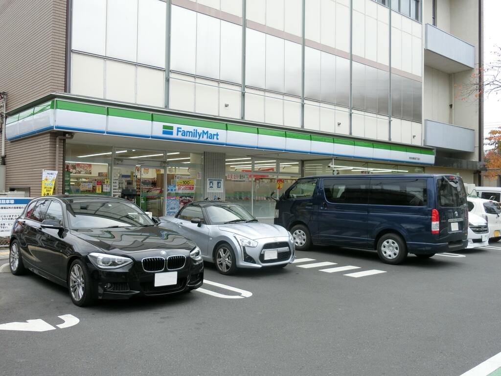コンビニ　ファミリーマート世田谷瀬田四丁目店（コンビニ）まで495m