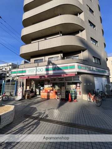 コンビニ　ローソンストア１００（コンビニ）まで496m