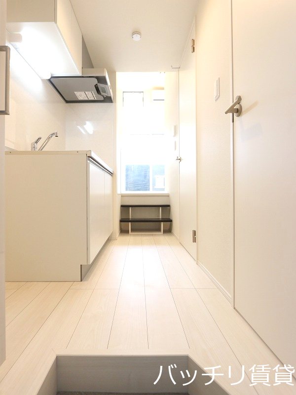 玄関　同型タイプの為、現状を優先致します。