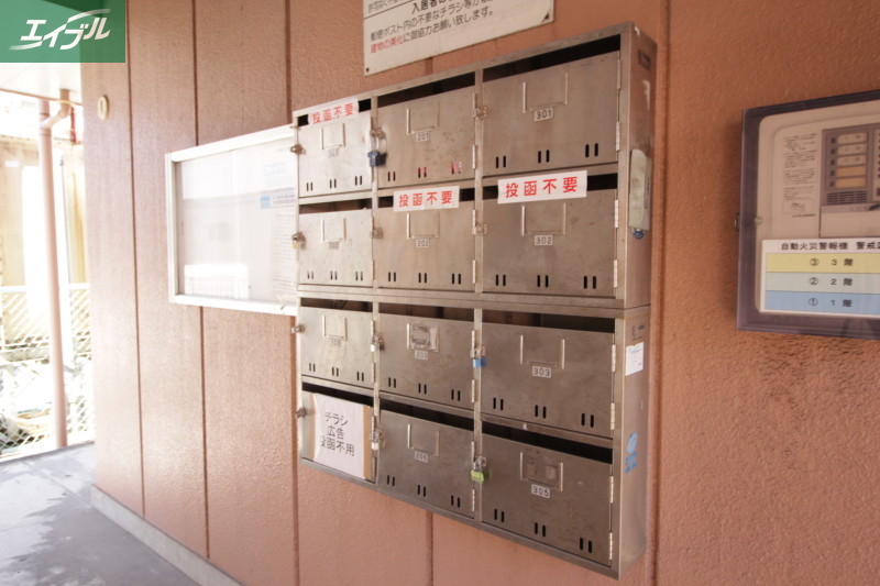 エントランス　集合ポスト