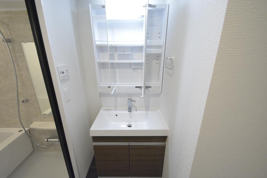 洗面設備　洗髪洗面化粧台