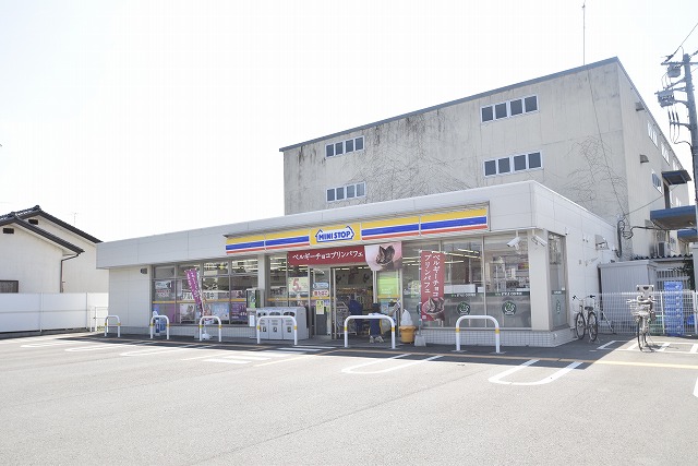 コンビニ　ミニストップ 小田原飯泉店（コンビニ）まで486m