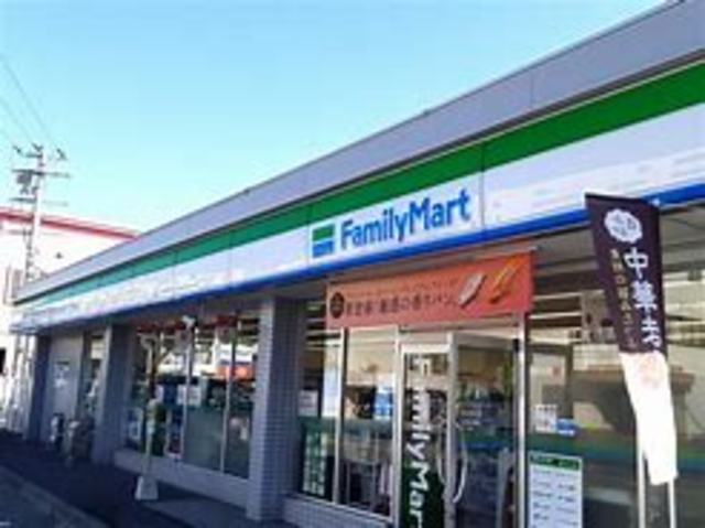コンビニ　ファミリーマート　姫路亀山（コンビニ）まで442m