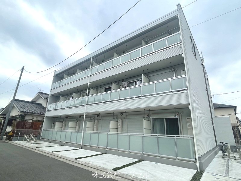 建物外観　築浅、都市ガス仕様。