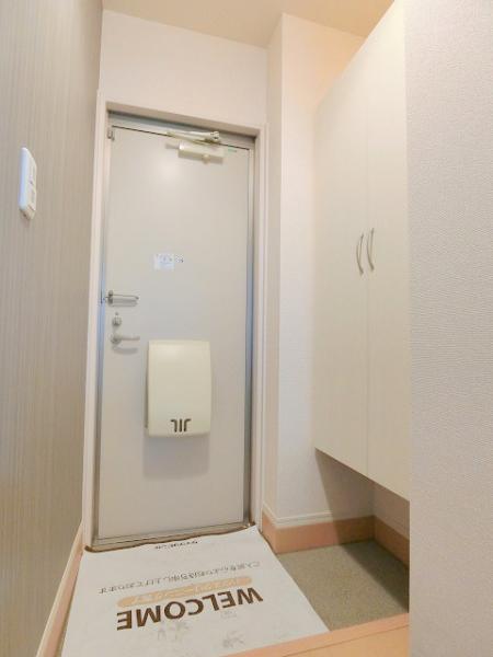 玄関　写真は別のお部屋のイメージです。現況優先