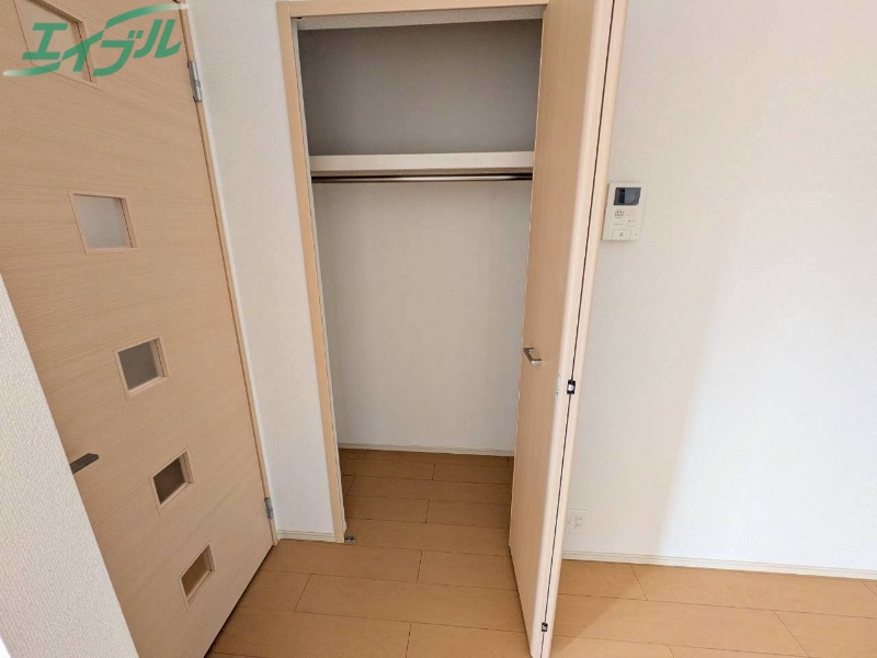 収納　別部屋反転参考写真です