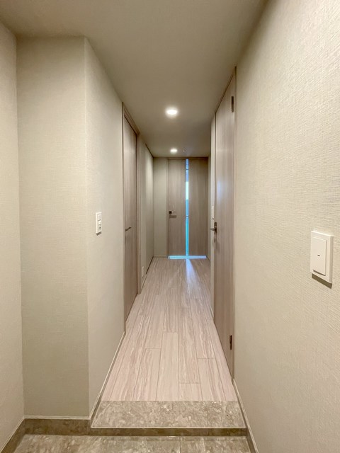 玄関　※写真は同タイプ住戸です。