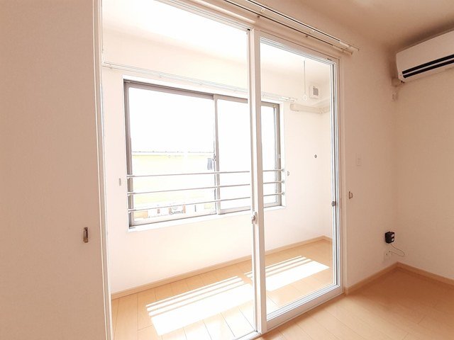 その他部屋・スペース　サンルーム。雨の日や冬でも安心して洗濯物が干せます！