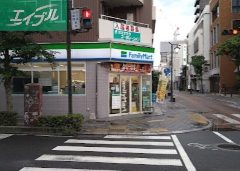 コンビニ　ファミリーマート表町二丁目店（コンビニ）まで40m