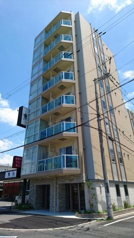 建物外観　住宅街に面した東側のお部屋です