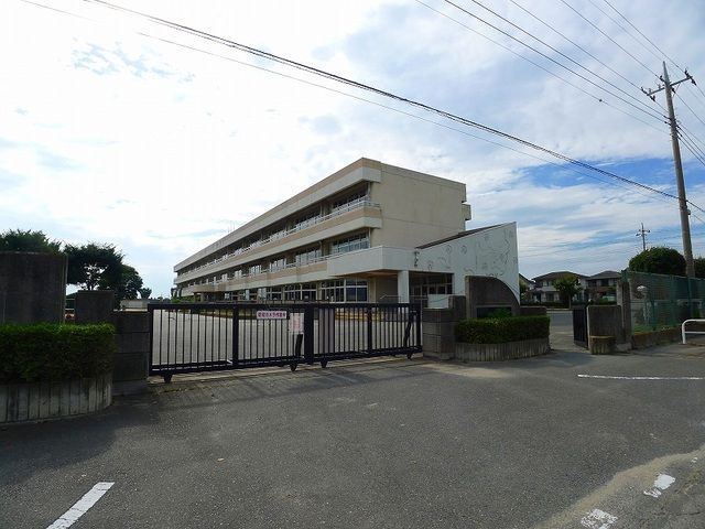 小学校　伊勢崎市立あずま北小学校（小学校）まで1600m