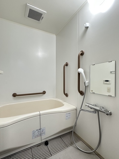 バス・シャワールーム　※別部屋参考写真、現況優先となります。
