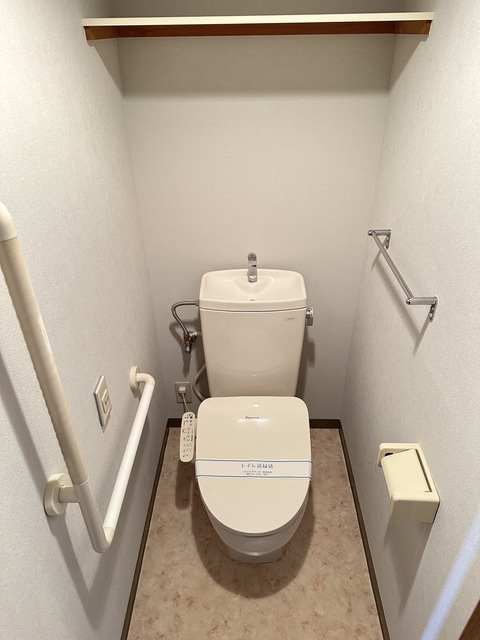 トイレ　※別部屋参考写真、現況優先となります。
