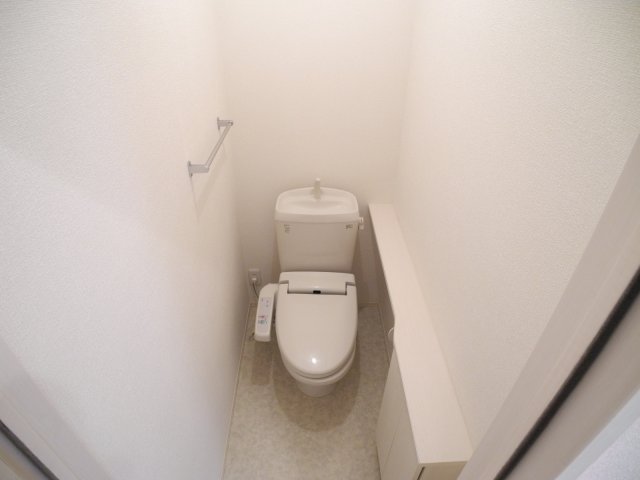 トイレ　※室内画像は別号室のもの。