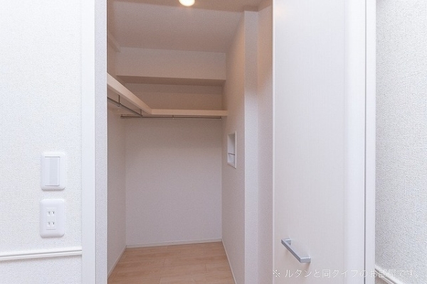 収納　※参考写真　同建築メーカー施工の同間取完成他物件のものです。