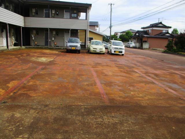 駐車場　駐車場