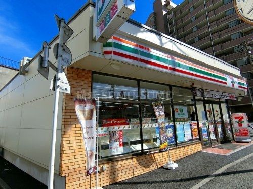 コンビニ　セブンイレブン横浜中央２丁目店（コンビニ）まで294m