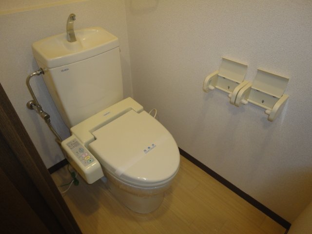 トイレ　シャワー付きトイレ