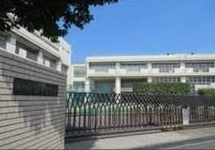中学校　横浜市立生麦中学校（中学校）まで2031m
