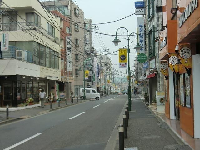 小学校　商店街（小学校）まで120m