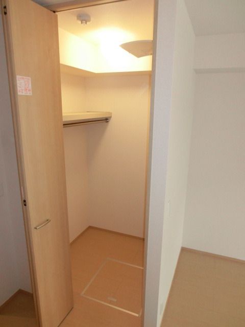 収納　ウォークインクローゼット